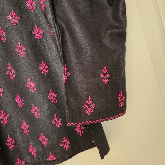 💥SALE💥Teen's Fashion Wear,Large, Embroided Sequin Neckline,Black&Fushia - Picture 6 of 7